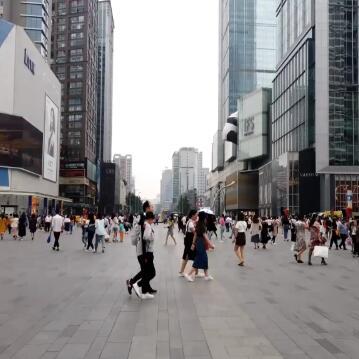 成都市春熙路商业街穿梭不息的10秒人流延时摄影实拍视频素材